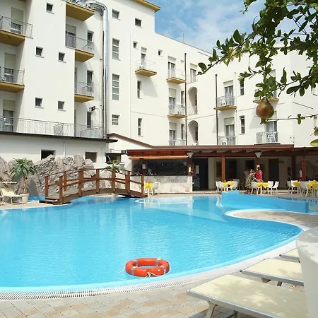 Отель Club Angelini